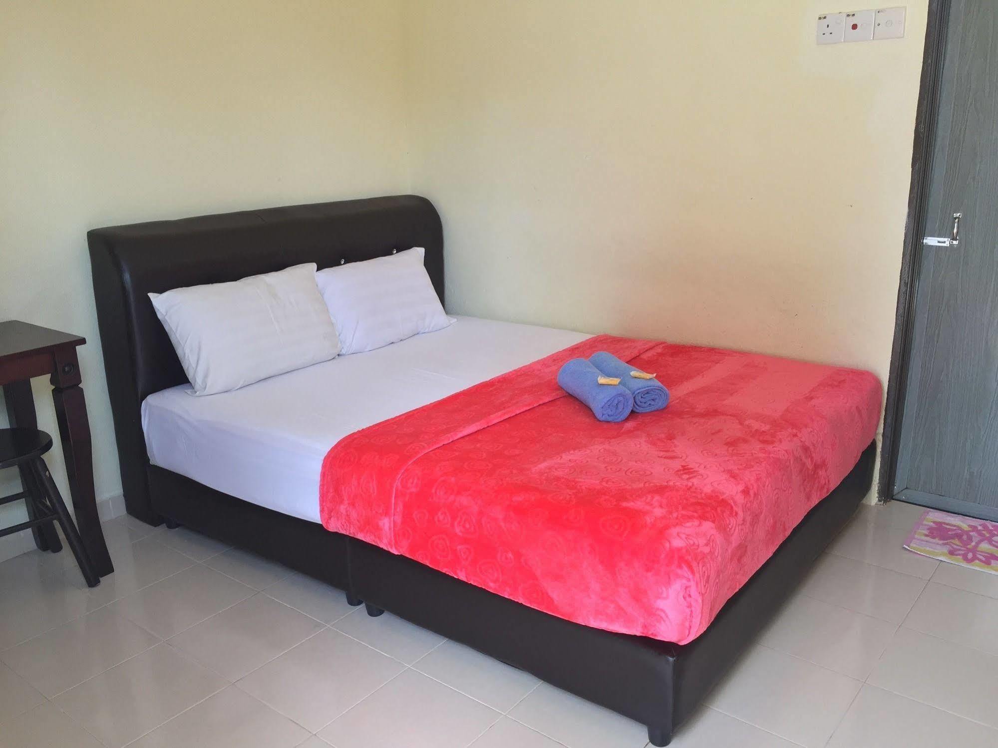 Rasa Senang Villa -Islam Guest Only Pantai Cenang  Esterno foto