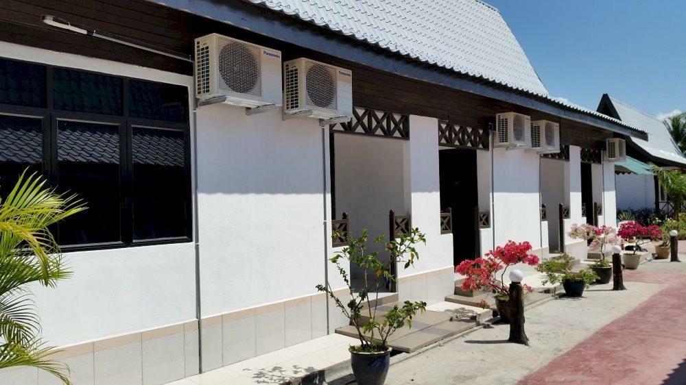 Rasa Senang Villa -Islam Guest Only Pantai Cenang  Esterno foto